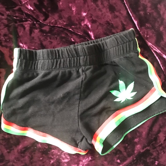 Size Small - Picture 1 of 2